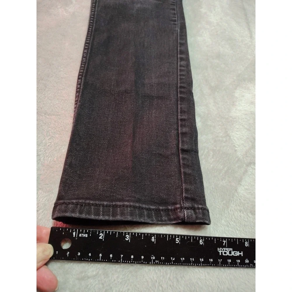 Levis please measure